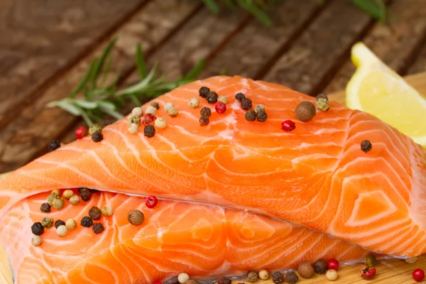 Preparing salmon steak — Stock Photo, Image