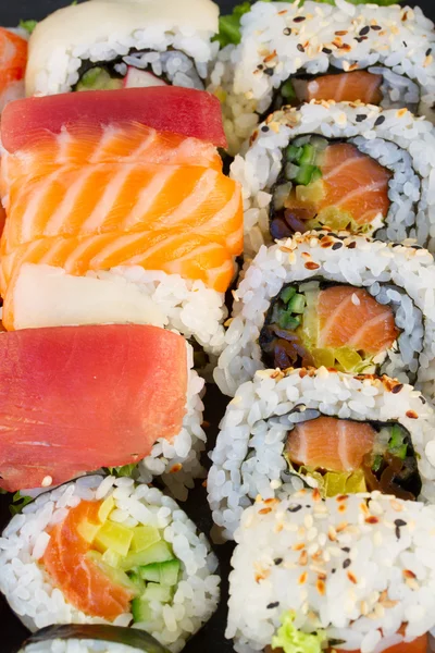 Almuerzo con plato de sushi — Foto de Stock
