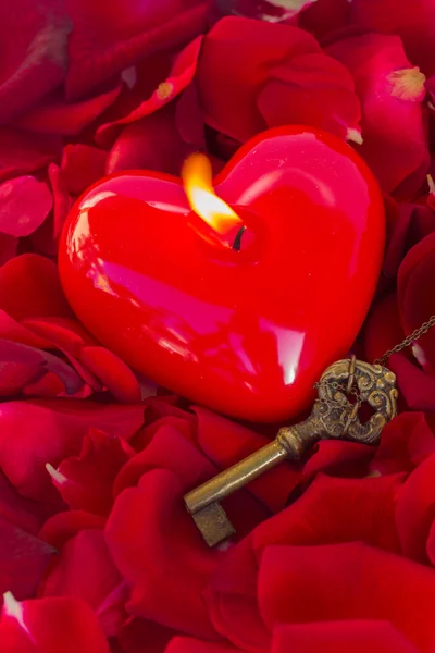 Key with the heart as a symbol of love — Stock Photo, Image