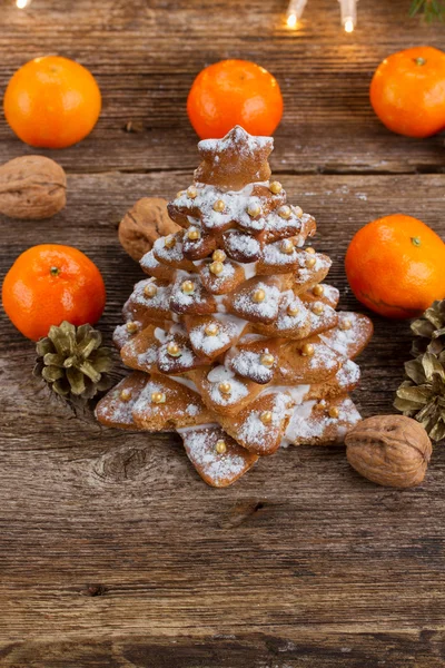 Gingerbread christmas tree — Stock Photo, Image