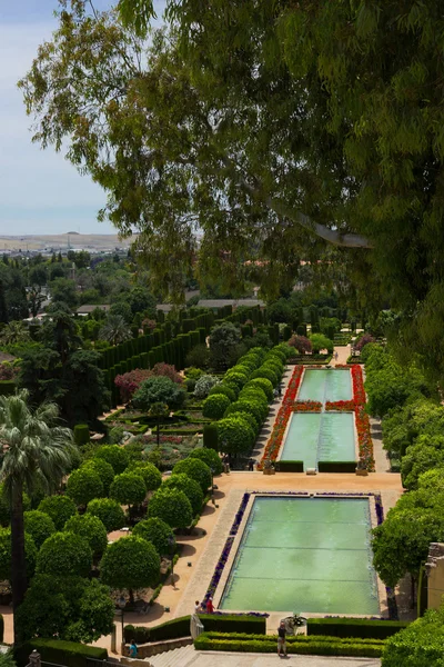 Trädgårdar på alcazar, cordoba, Spanien — Stockfoto