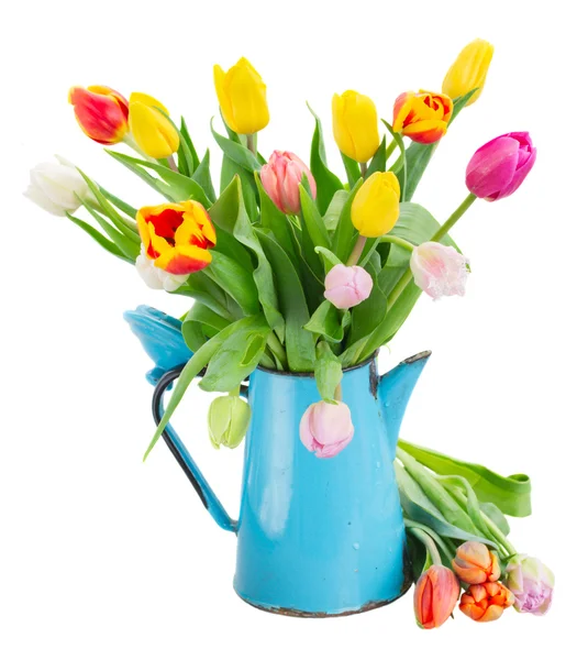 Bouquet de fleurs de tulipes multicolores en pot bleu — Photo