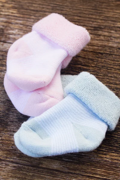 Chaussettes bébé rose et bleu — Photo