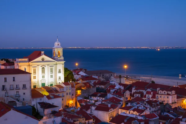 Вид Alfama, Lisbon, Portugal — стоковое фото