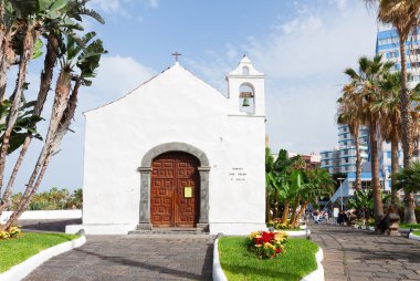 Puerto de la Cruz, Tenerife tipik Kanarya Kilisesi