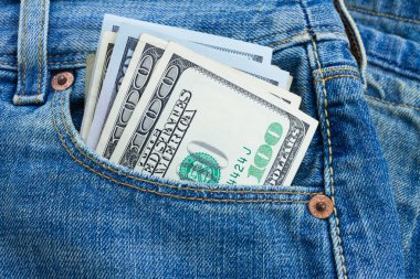 Doları para cebinde