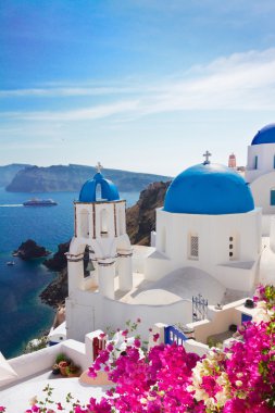 Mavi kubbeli kaldera manzarası, Santorini.
