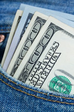 Doları para cebinde