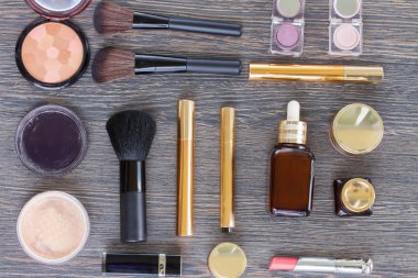 Fırçalar göz gölgeler paleti