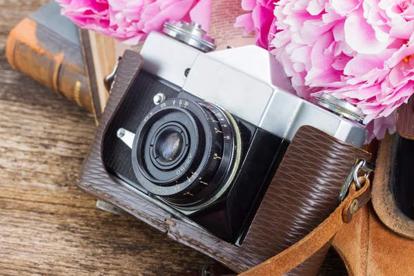 Retro photo camera — Stock Photo, Image