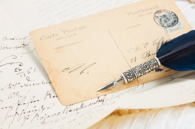 tüy kalem ile eski kartpostal 