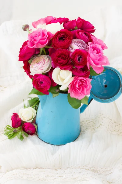 Μπουκέτο λουλούδια ροζ ranunculus — Φωτογραφία Αρχείου