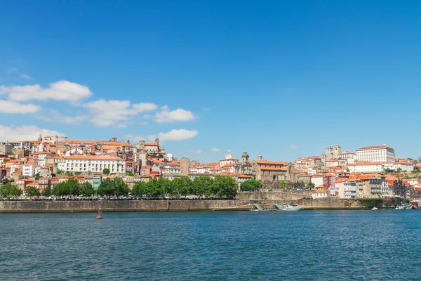 Heuvel met oude stad van porto, portugal — Stockfoto
