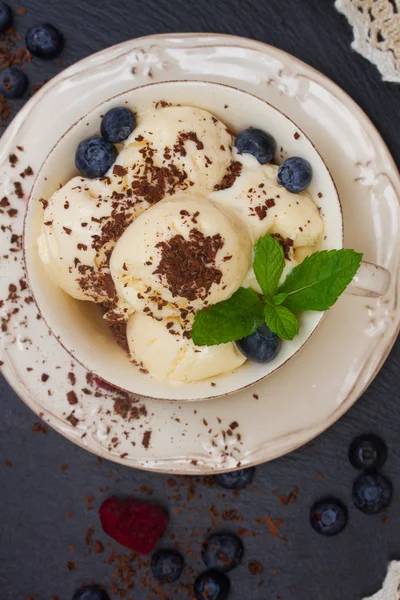 Vanilla ice cream — Stock Photo, Image