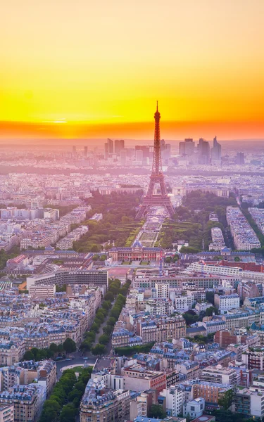 Eiffelturm und Pariser Stadtbild — Stockfoto