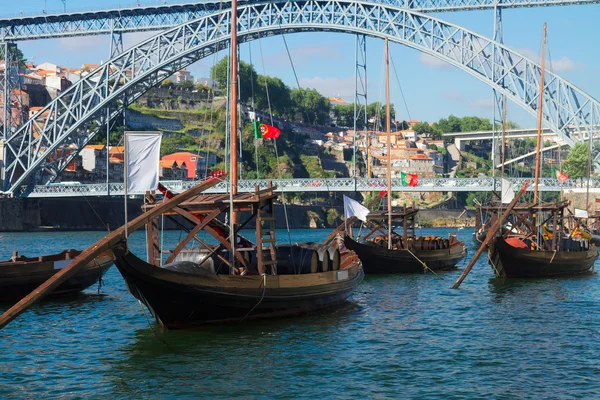 Rabelo boats and bridge of Dom Luis , Portugal — Stock Photo, Image