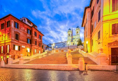 İspanyol Merdivenleri geceleri, Roma, İtalya, ışıklı
