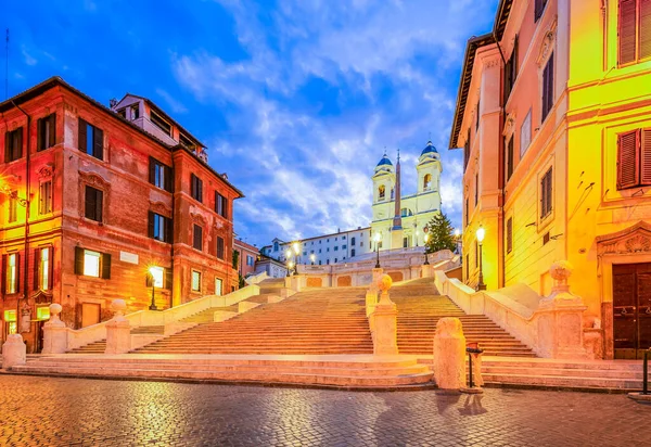 İspanyol Merdivenleri geceleri, Roma, İtalya, ışıklı