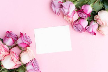 düğün ya da anneler günü arka planı, pembe arka planda buket