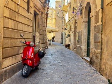 Syracuse eski ortaçağ kasaba sokağı, Sicilya İtalya