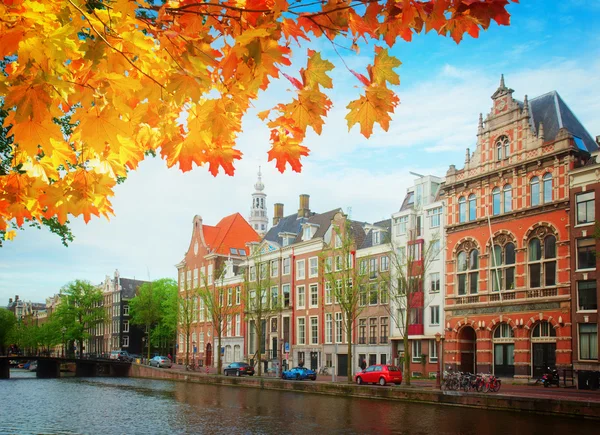 Casas antigas de Amsterdã, Holanda — Fotografia de Stock