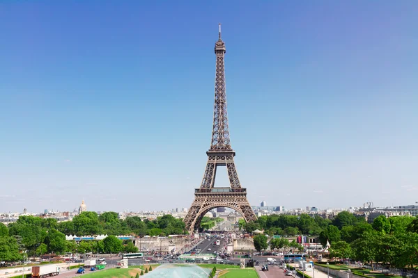 Eyfel Kulesi ve Paris şehir manzarası — Stok fotoğraf