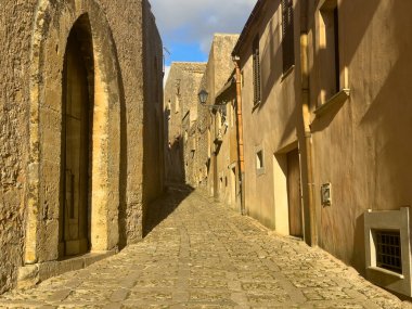 Erice, Sicilya 'nın eski caddesi.
