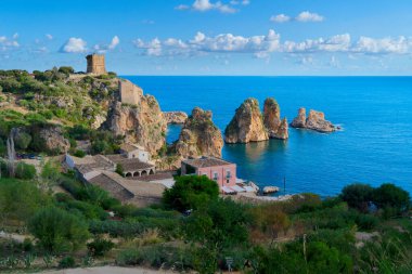 Scopello kayalıklarının güzel doğası, Sicilya Adası, İtalya