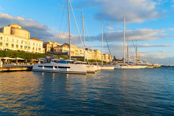 Syracuse eski ortaçağ kasabası, Sicilya İtalya