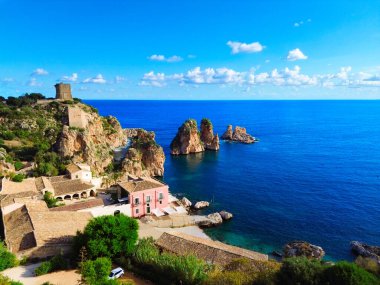 Scopello kayalıklarının güzel doğası, Sicilya Adası, İtalya