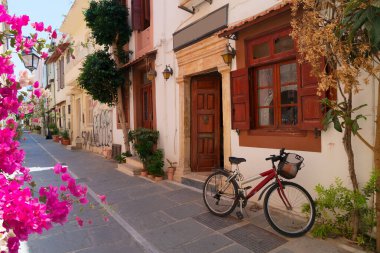 Rethymno 'nun rahat caddesi Girit, Yunanistan, retro tonlu