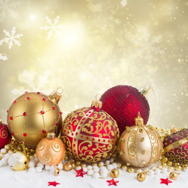 Noel topları yığını