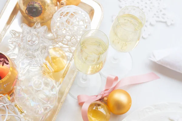 Two glasses of Christmas champagne — Stock Photo, Image