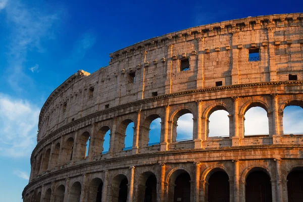 Colisée au coucher du soleil à Rome, Italie — Photo