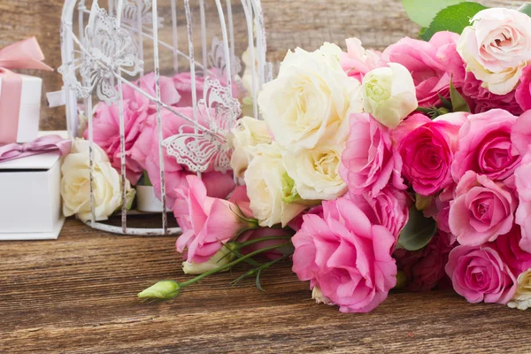 Pink and white flowers — Stock Photo, Image