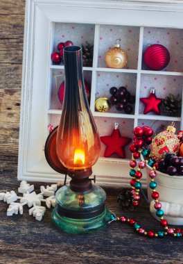 Vintage fener ile Noel çelenk