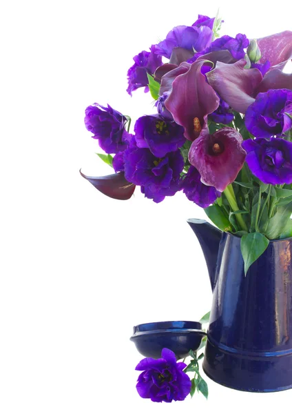 Calla lelie en eustoma bloemen — Stockfoto