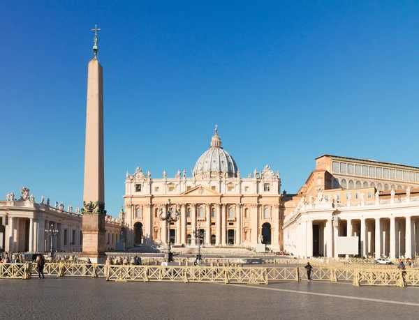 Catedral de San Pedro en Roma, Italia — Foto de Stock