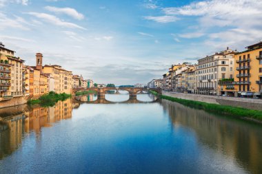 eski şehir ve nehir Arno, Florence, İtalya