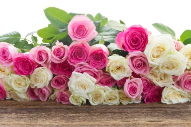 Pembe ve beyaz güller