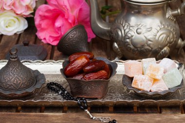 Tasbih ile Türk lokumu