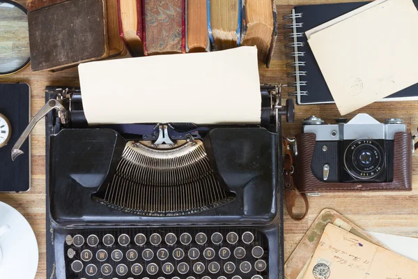 Typewriter on table — Stock Photo, Image