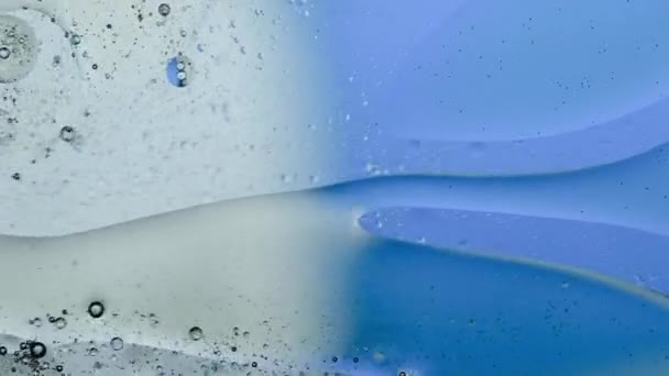 Makroaufnahme Einer Emulsion Aus Wasser Und Abstraktes Konzept Von Blauem — Stockvideo