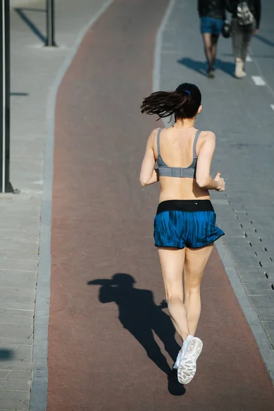 Tall Athletic Woman Running Away New Track Outdoors Next Walkway — Stock Photo, Image