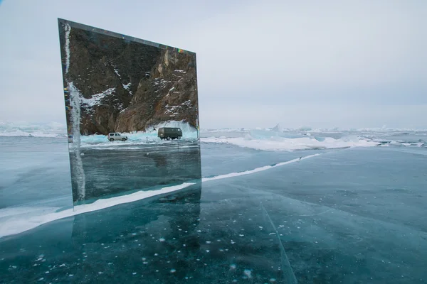 Espejo sobre hielo puro — Foto de Stock