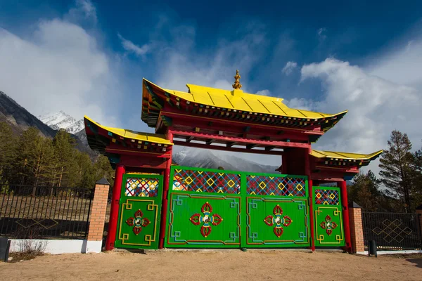 Entrance to Palace of goddess Yanzhima. — Stock Photo, Image