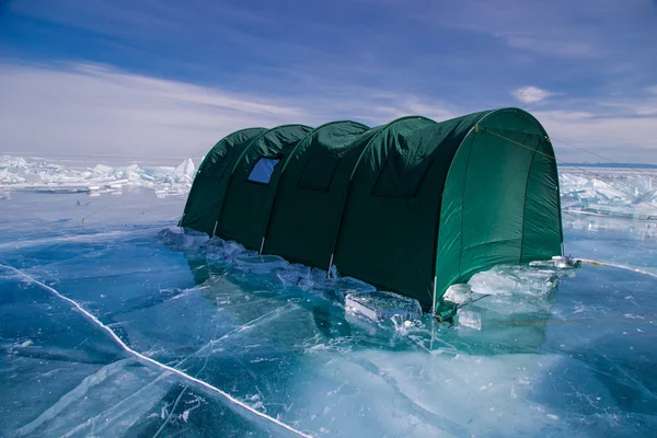 Grande tenda sul ghiaccio — Foto Stock