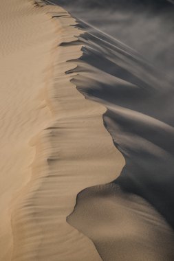 Çöldeki kum tepeleri