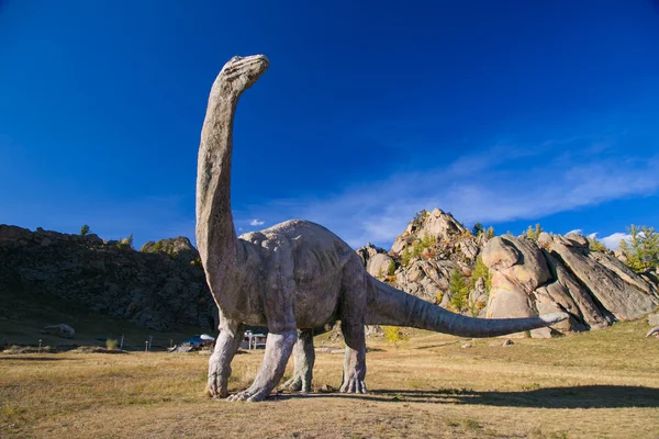 Dev dinozor heykeli