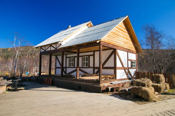 Huis in de Alpine stijl — Stockfoto